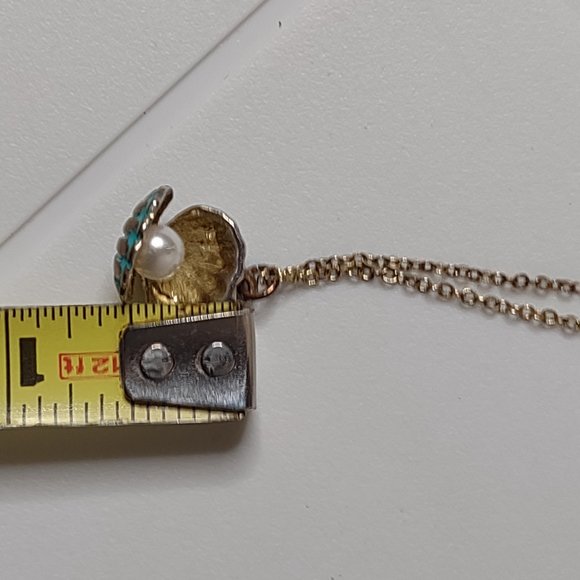 Clam Shell With Faux Pearl Pendant Necklace Adjustable 18 To 20 Inches Long - Picture 10 of 12